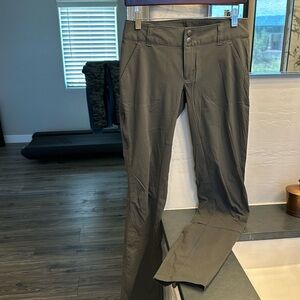 Columbia sportswear pants, barely worn size 2 great shape no holes